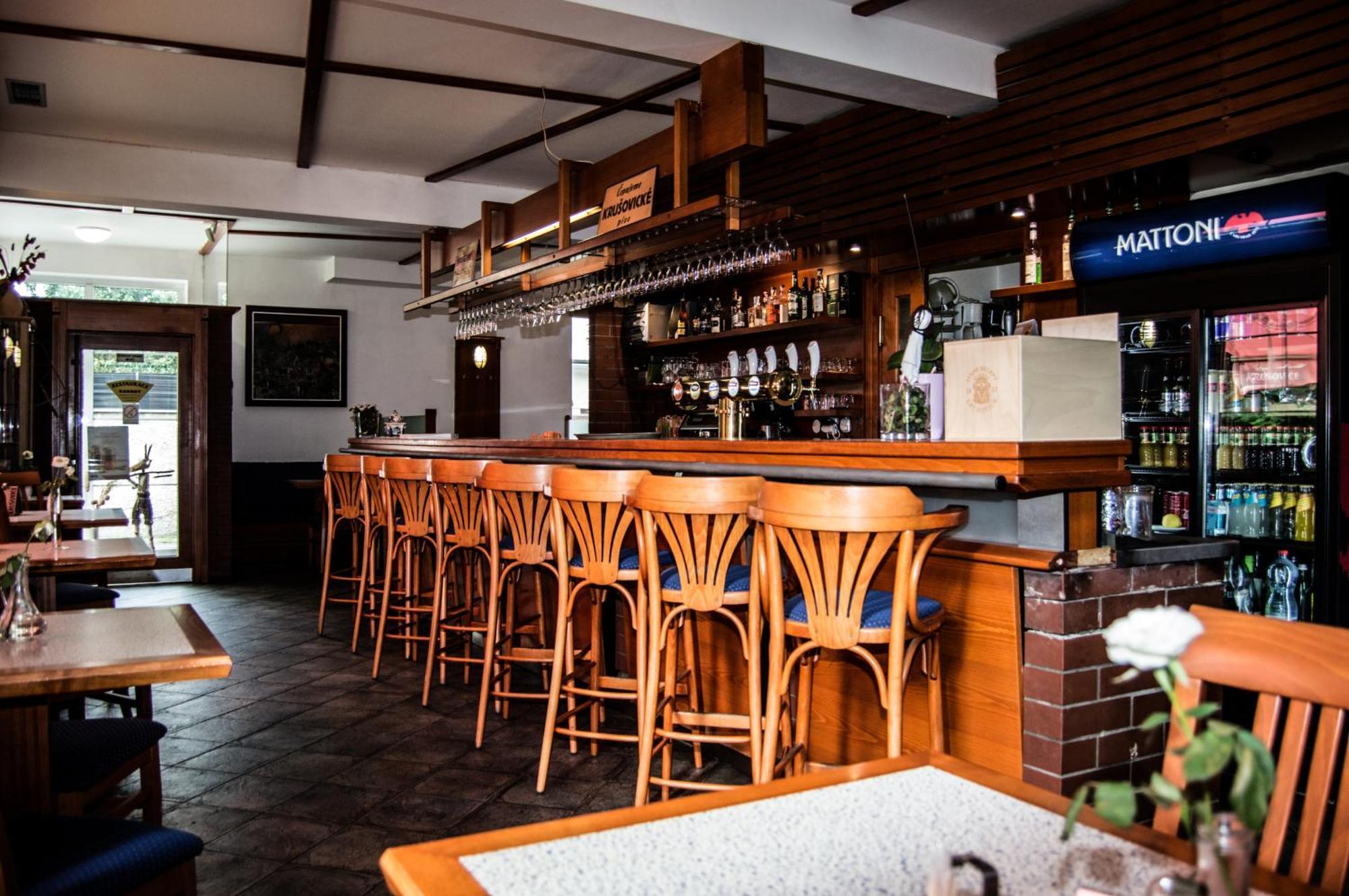 Restaurace A Penzion Garnet Ołomuniec Zewnętrze zdjęcie